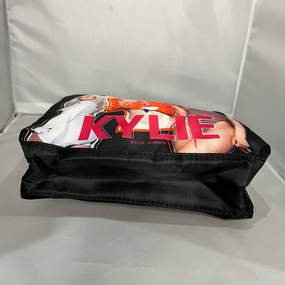 Kylie Cosmetics Limited Edition 21st Birthday Black Cosmetic Bag - Picture 9 of 11